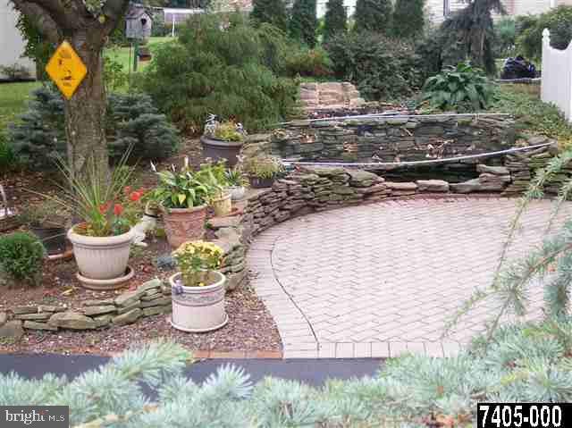 155 Rosedale Drive Manchester, PA 17345 - Photo 3 of 25 Gallery Image 3