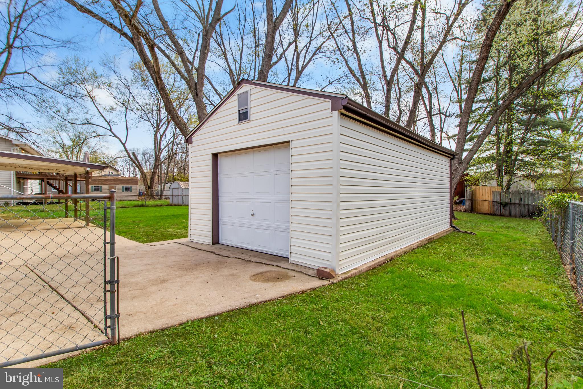22 Marshall Road Waldorf, MD 20602 - Photo 36 of 41 a view of a backyard with a garden
