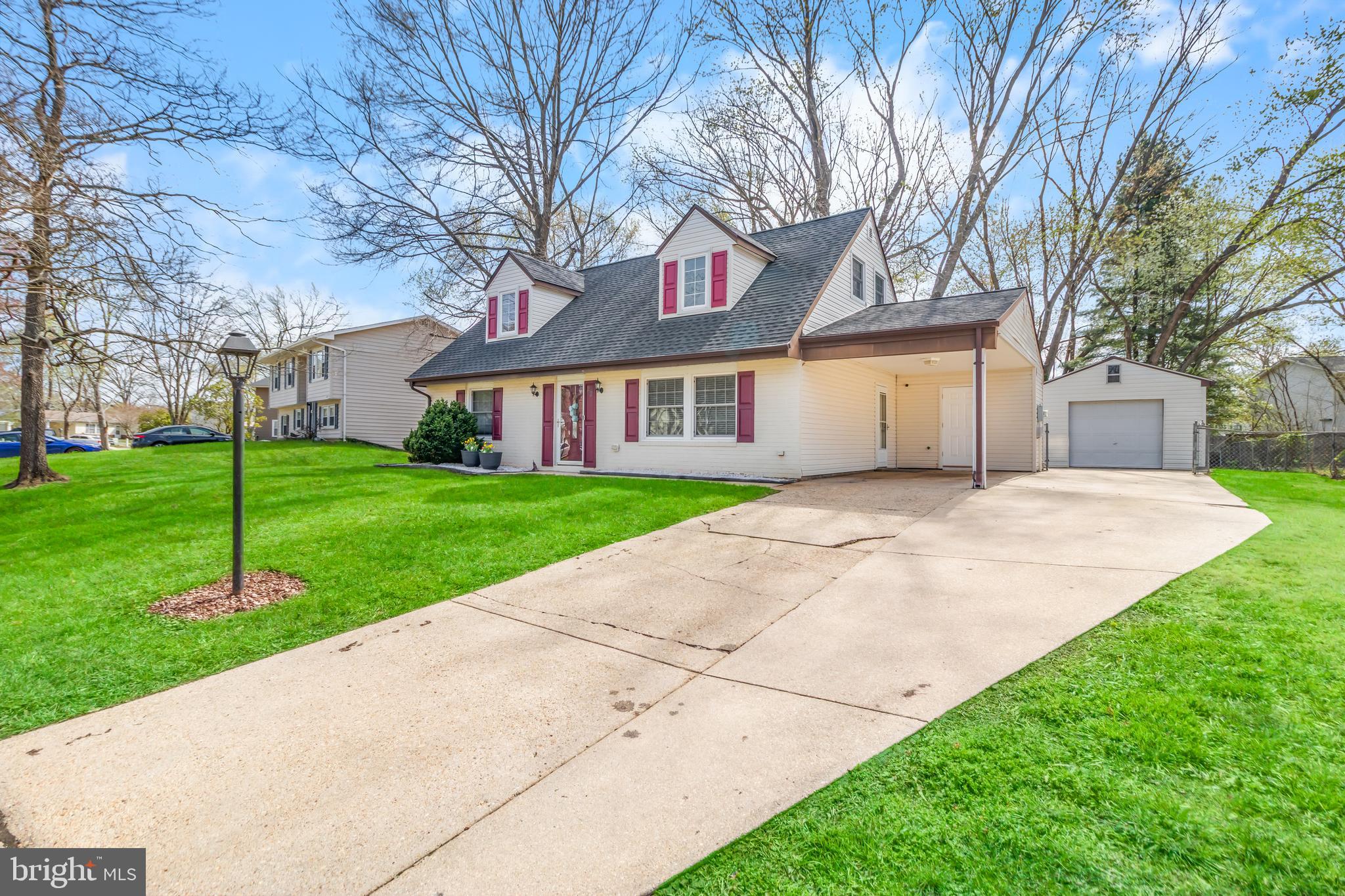 22 Marshall Road Waldorf, MD 20602 - Photo 5 of 41 a view of a house with a yard and tree