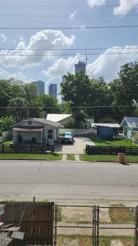 $319,900 | 85 Navasota Street, Austin, TX 78702