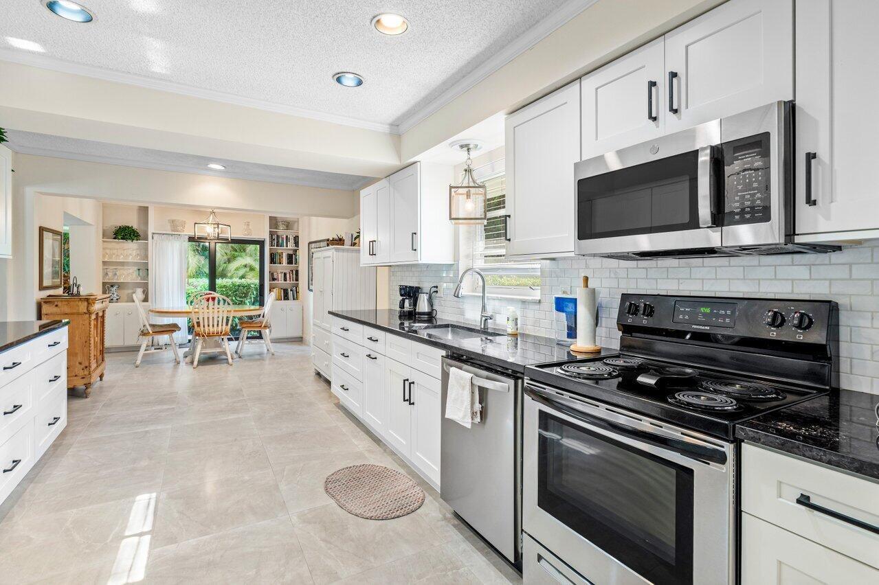 4265 Shell Drake Lane Boynton Beach, FL 33436 - Photo 15 of 48 Kitchen