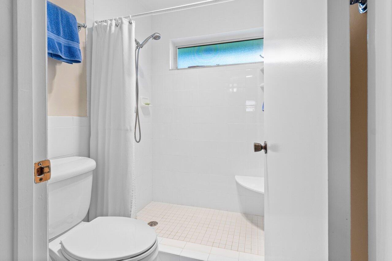 4265 Shell Drake Lane Boynton Beach, FL 33436 - Photo 20 of 48 Main Bath shower area