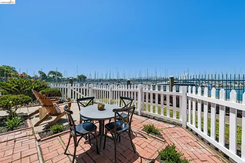 $800,000 | 807 Commodore Drive, Richmond, CA 94804