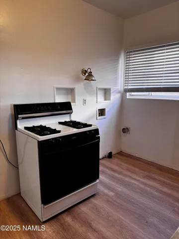 $1,700 | 215 West Fourth Street, Winslow, AZ 86047