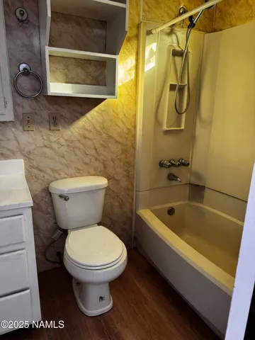 $1,700 | 215 West Fourth Street, Winslow, AZ 86047