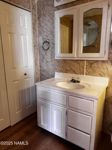 $1,700 | 215 West Fourth Street, Winslow, AZ 86047