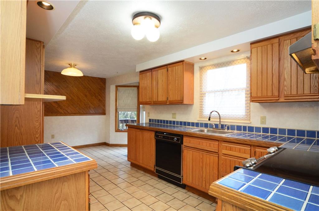 114 Phillips Lane McKees Rocks, PA 15136 - Photo 11 of 25 Gallery Image 11
