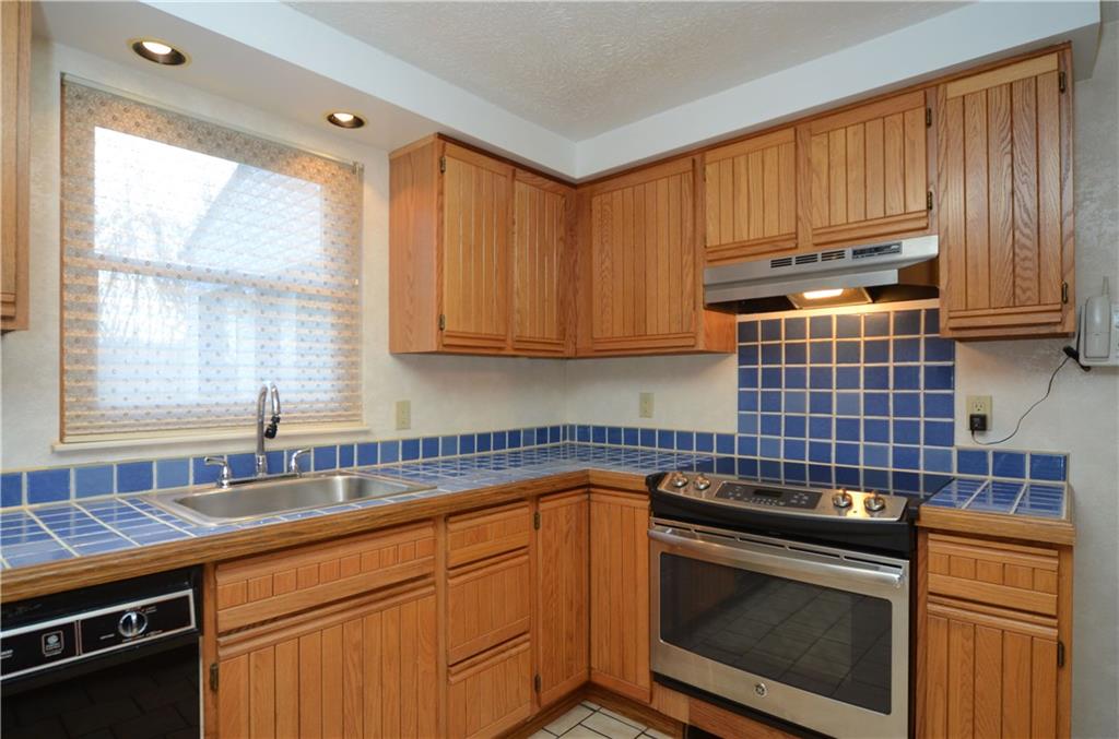114 Phillips Lane McKees Rocks, PA 15136 - Photo 12 of 25 Gallery Image 12