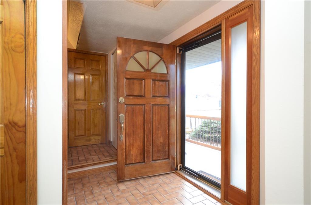 114 Phillips Lane McKees Rocks, PA 15136 - Photo 3 of 25 Gallery Image 3
