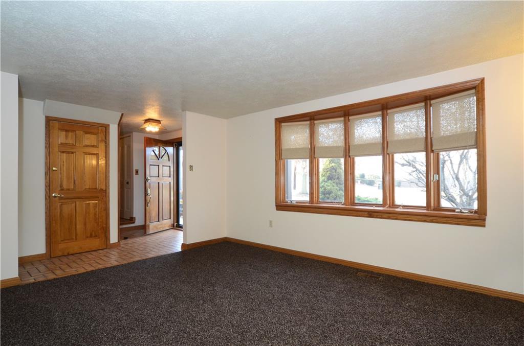 114 Phillips Lane McKees Rocks, PA 15136 - Photo 5 of 25 Gallery Image 5