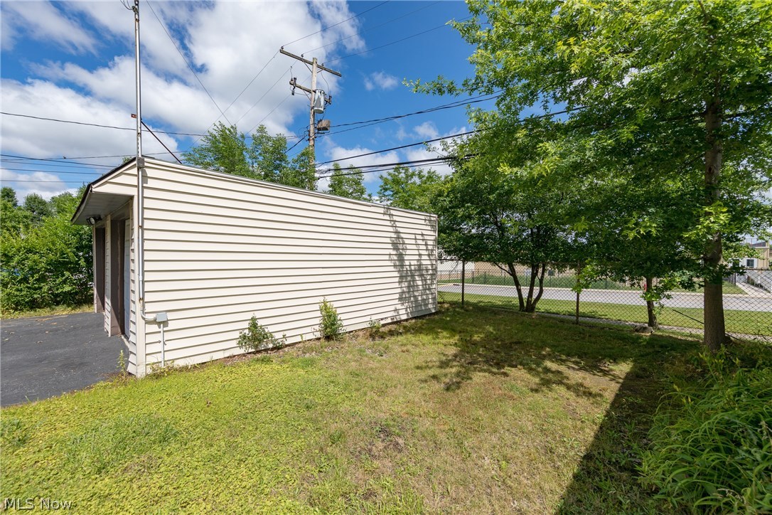4205 Bushnell Road University Heights, OH 44118 - Photo 30 of 31