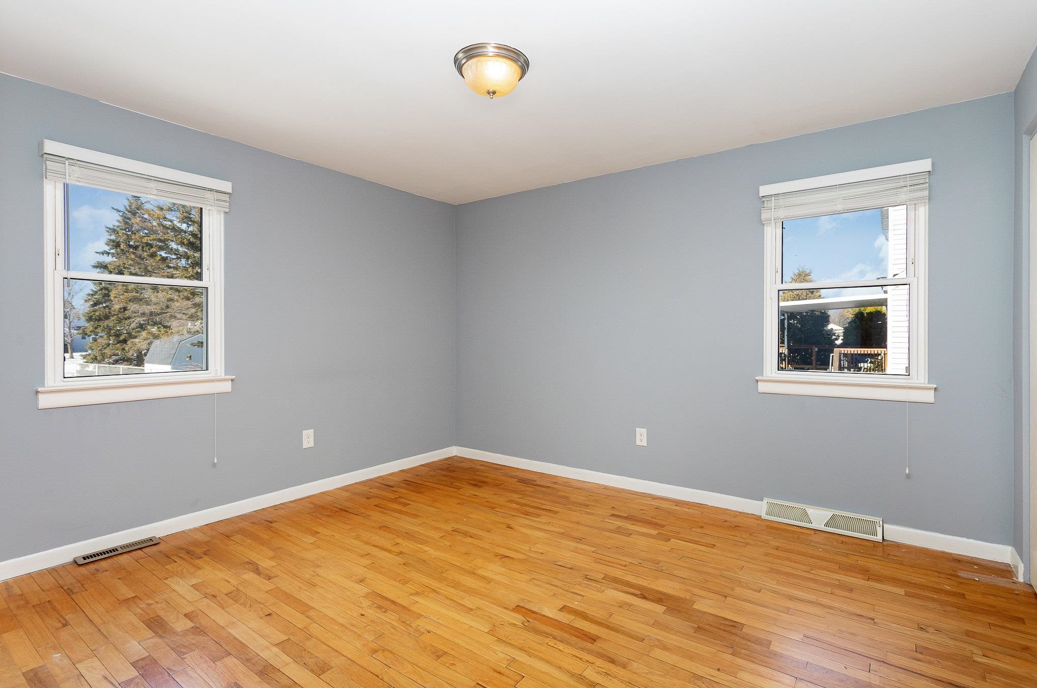 82 South Trumbull Road Bay City, MI 48708 - Photo 16 of 29 50134067-0f3b95d5-7835-4fd6-86b7-34107f3e9e9f.JPG