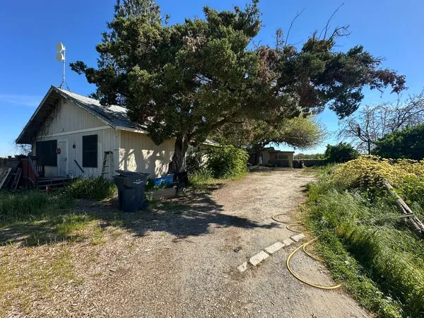$585,000 | 4518 Mountain View Road, Hughson, CA 95326