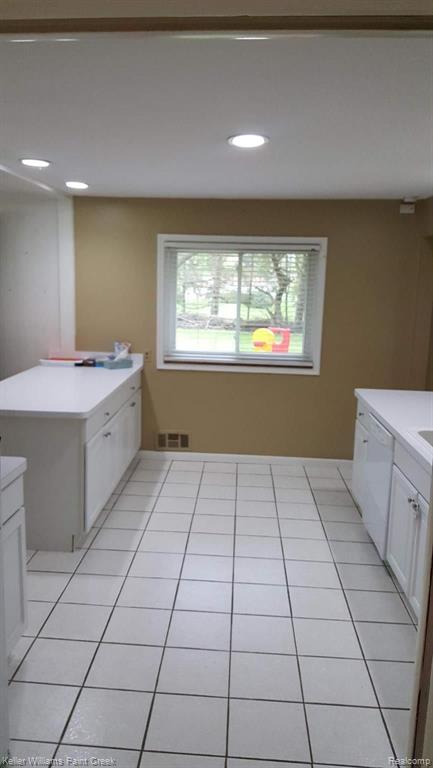 79 Nesbit Lane Rochester Hills, MI 48309 - Photo 11 of 37