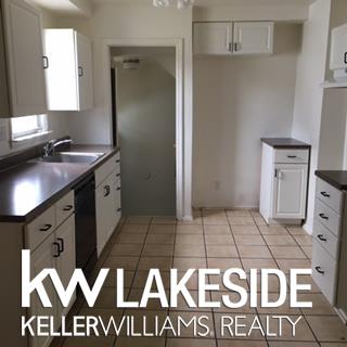 23063 Roxana Avenue Eastpointe, MI 48021 - Photo 5 of 15 31293940-4.JPG