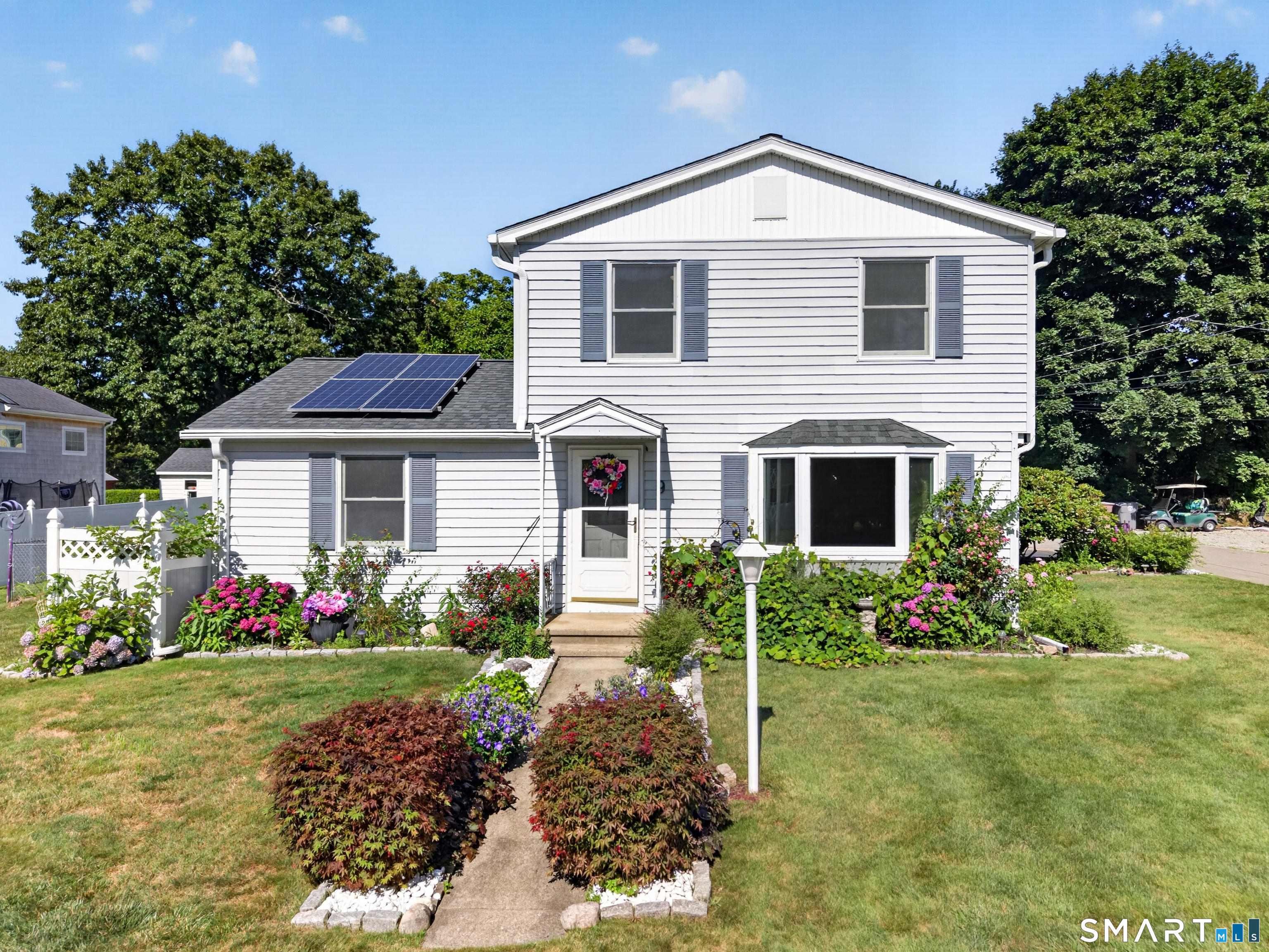 9 W Road East Lyme, CT 06357 - Photo 1 of 40