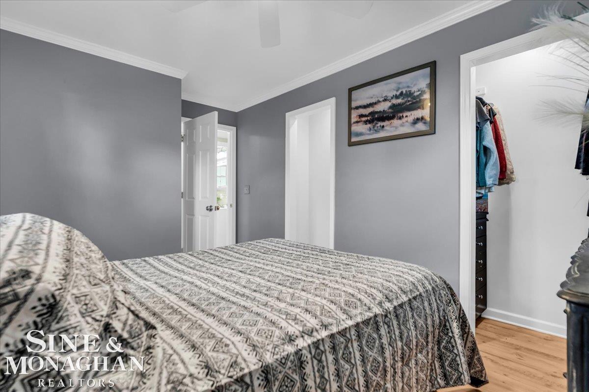 422 Edgewater Avenue Algonac, MI 48001 - Photo 11 of 29 50169318-fd61e462-fb7a-4a28-bbd5-adcb8f89fe80.JPG