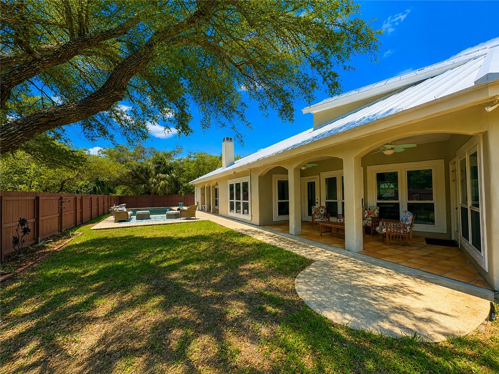 610 Bent Tree Street Rockport, TX 78382 - Photo 6 of 33