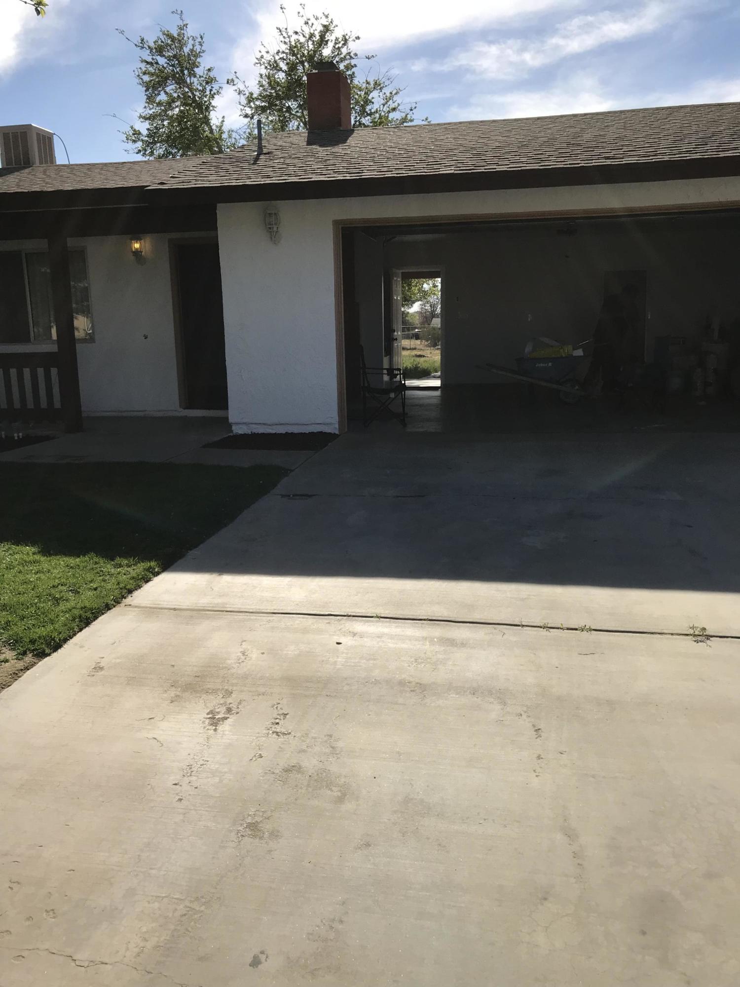 40183 Ridgemist Street Lake Los Angeles, CA 93591 - Photo 3 of 12 IMG_2137