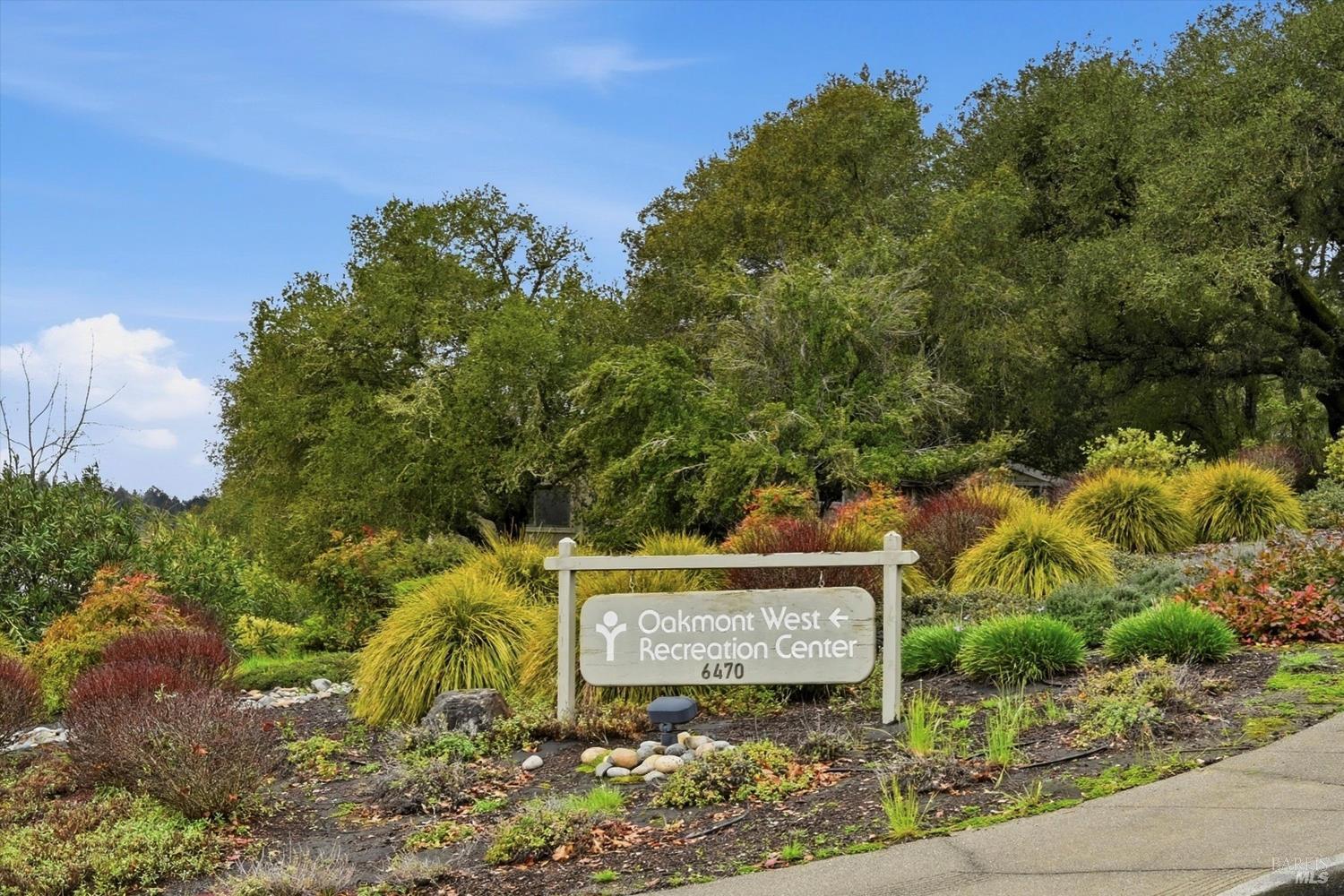 6480 Meadowridge Drive Santa Rosa, CA 95409 - Photo 26 of 26 a sign that is sitting on a brick wall