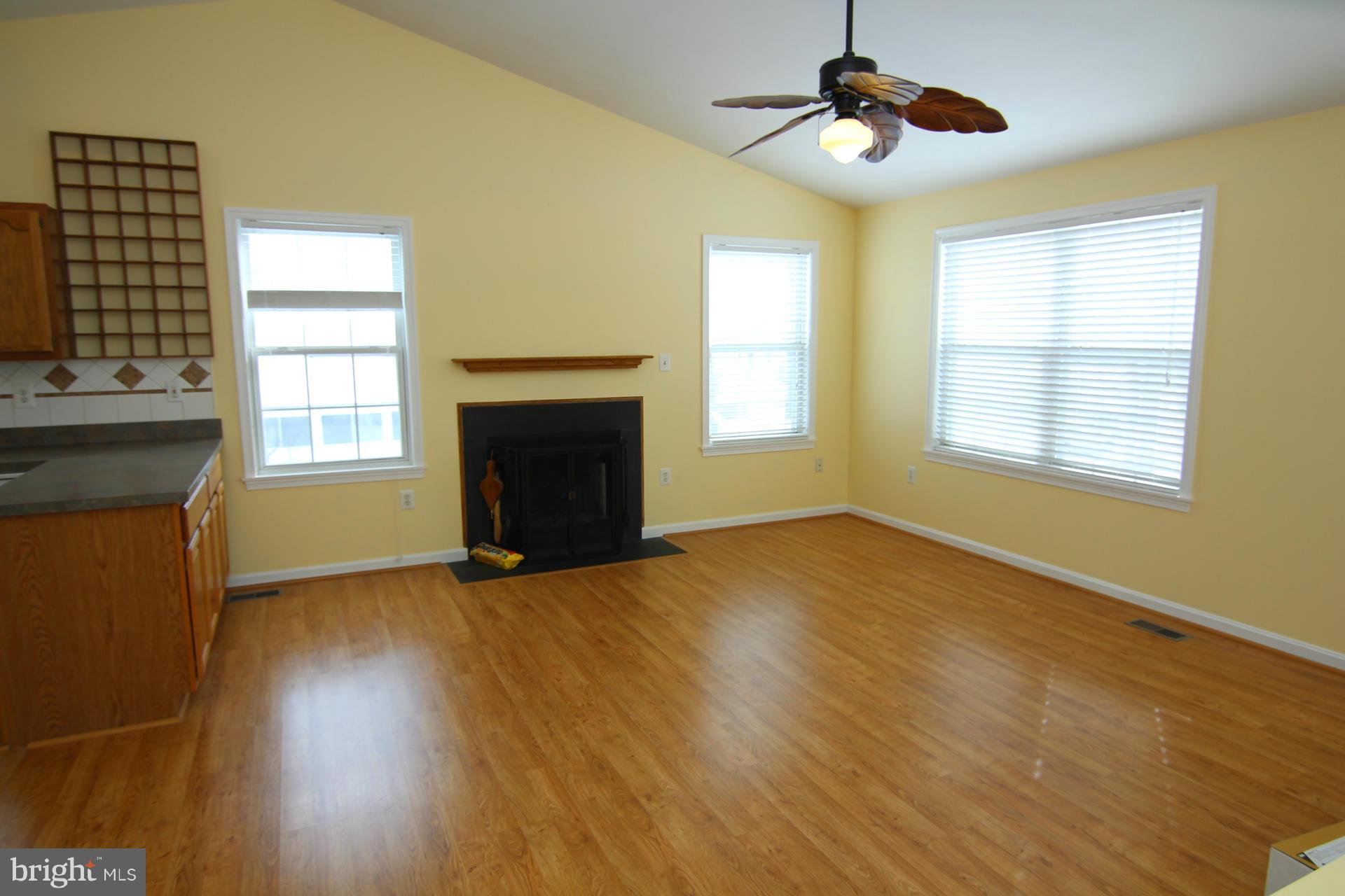 1514 Wright Road Shady Side, MD 20764 - Photo 2 of 24 Living Room