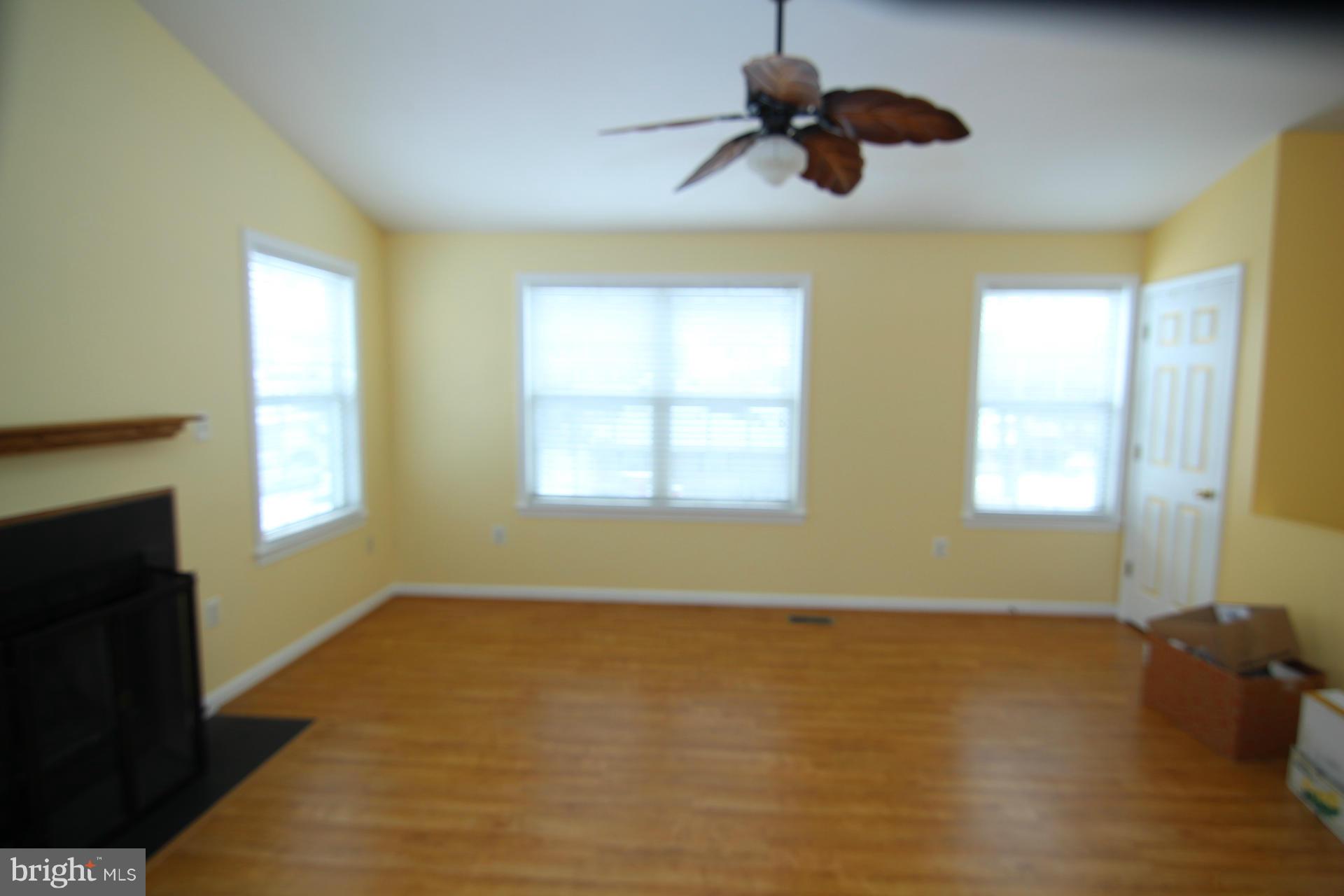 1514 Wright Road Shady Side, MD 20764 - Photo 5 of 24 Living Room