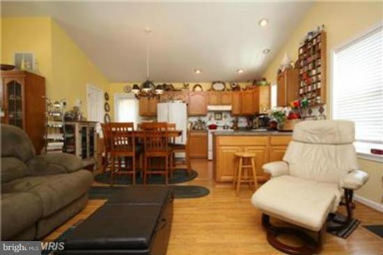 1514 Wright Road Shady Side, MD 20764 - Photo 6 of 24 Living Room