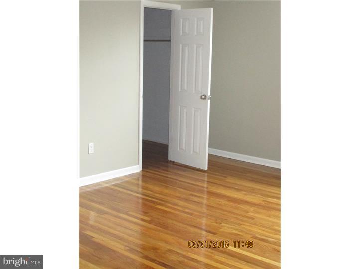 2838 Willits Road Philadelphia, PA 19136 - Photo 14 of 23 Living Room