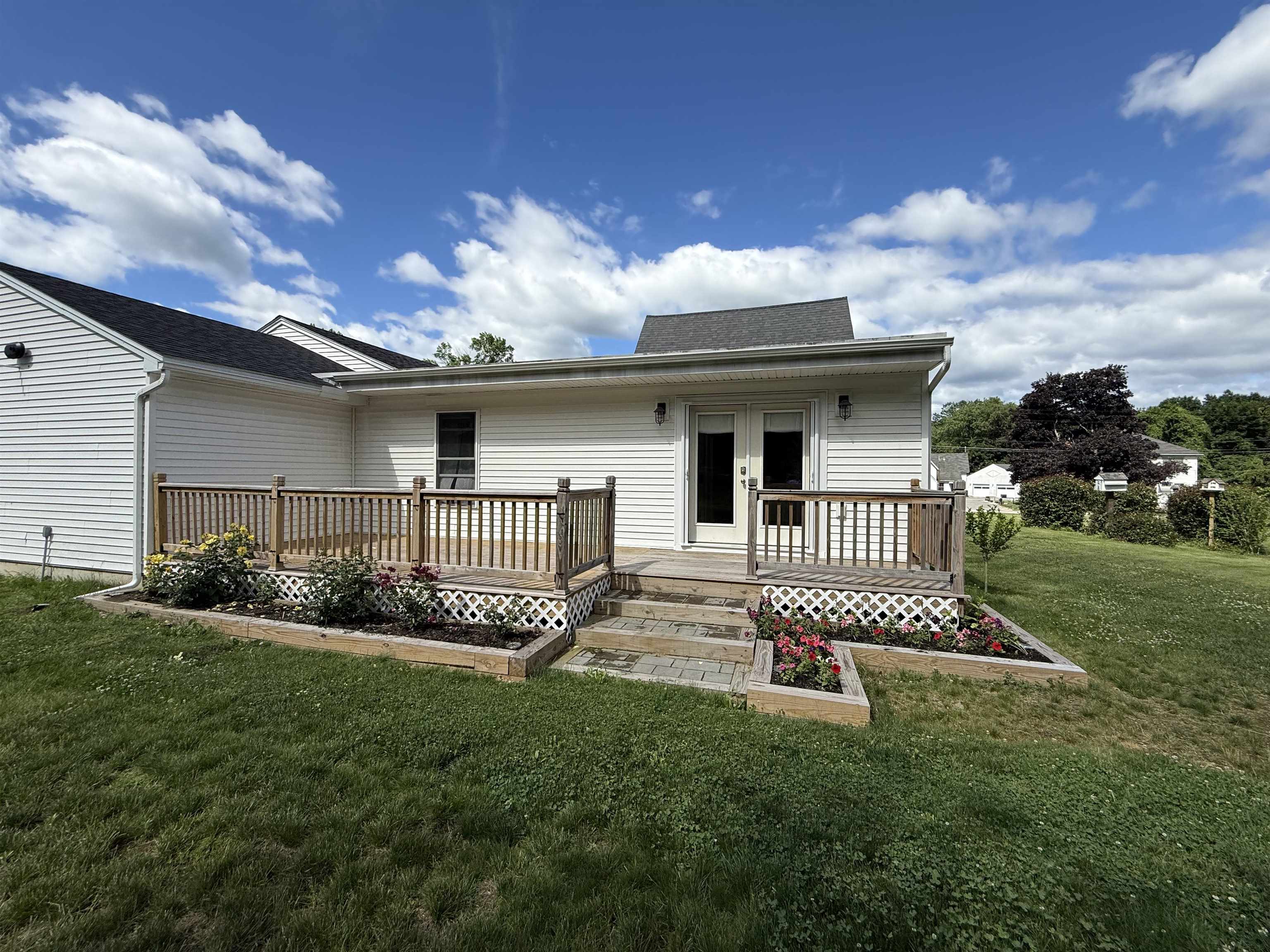 24 Main Street Hooksett, NH 03106 - Photo 13 of 15