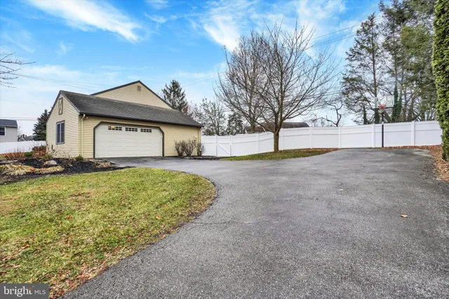 $499,500 | 2172 Southbrook Drive, York, PA 17403