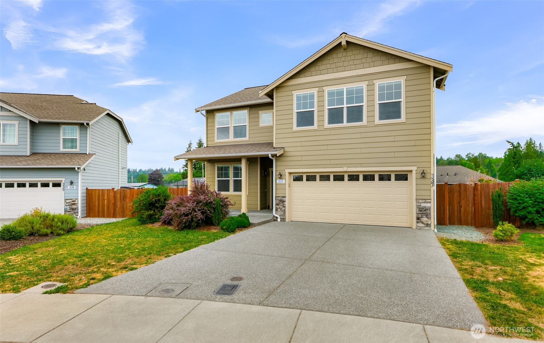 337 Cambridge Loop Sedro-Woolley, WA 98284 - Photo 4 of 38