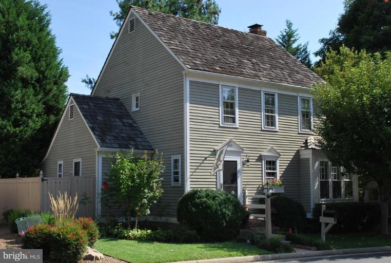 2083 Cobblestone Lane Reston, VA 20191 - Photo 1 of 30 Exterior (Main)