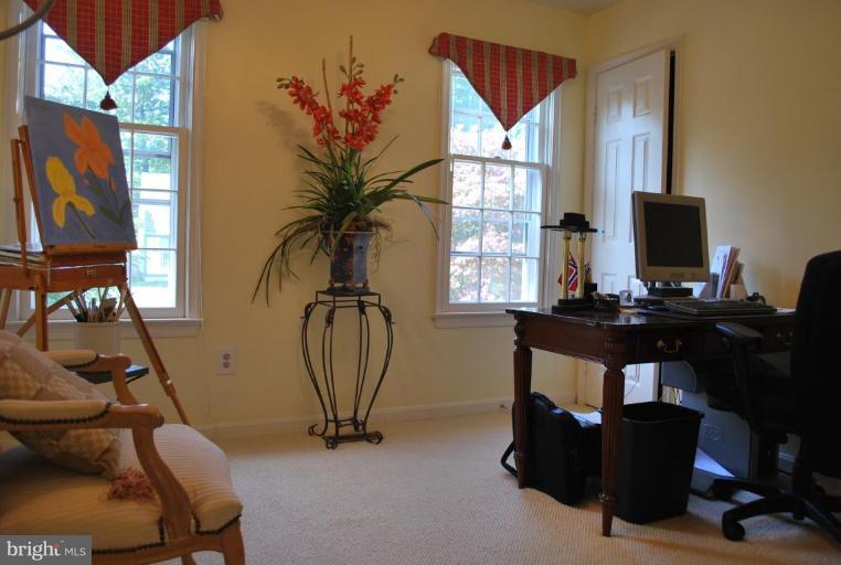 2083 Cobblestone Lane Reston, VA 20191 - Photo 23 of 30 Bedroom #2