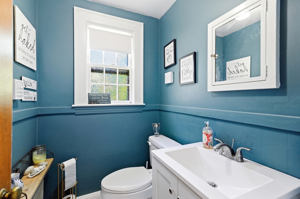 19 Riley Avenue Weymouth, MA 02189 - Photo 16 of 40