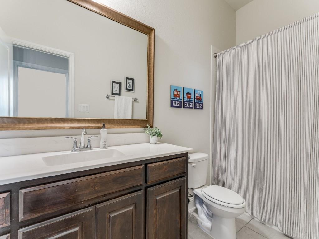 632 Point Vista Drive Aledo, TX 76008 - Photo 28 of 37 Second Guest Bath Has Light Bright White Tile