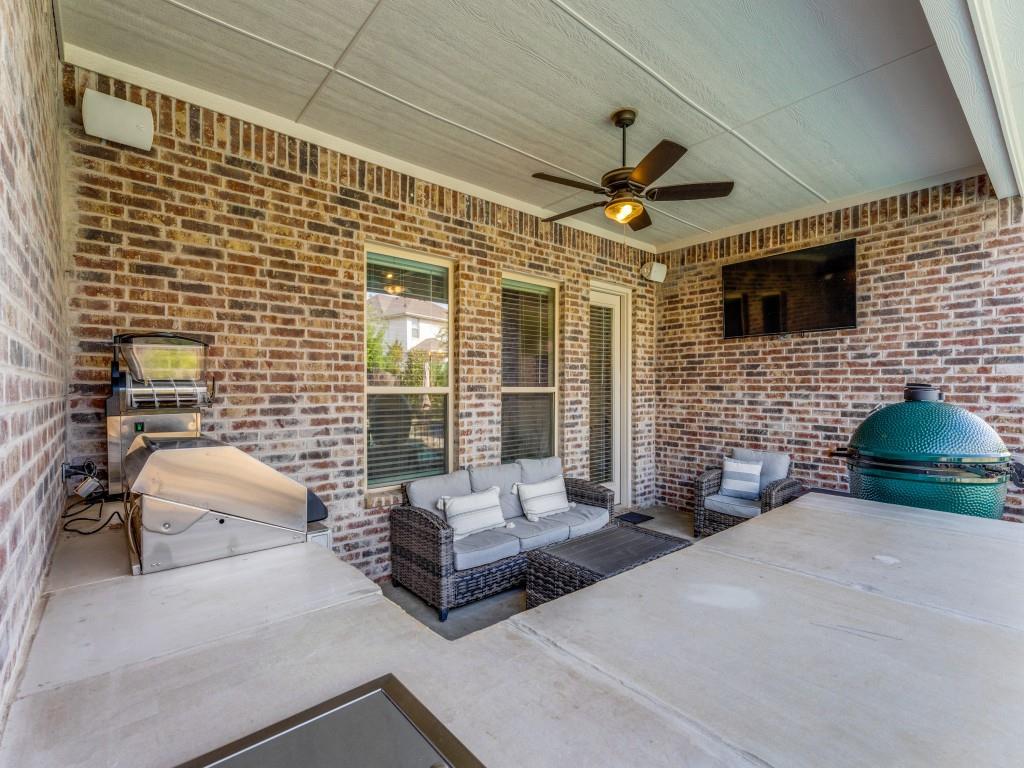 632 Point Vista Drive Aledo, TX 76008 - Photo 30 of 37 Built - in Outdoor Kitchen