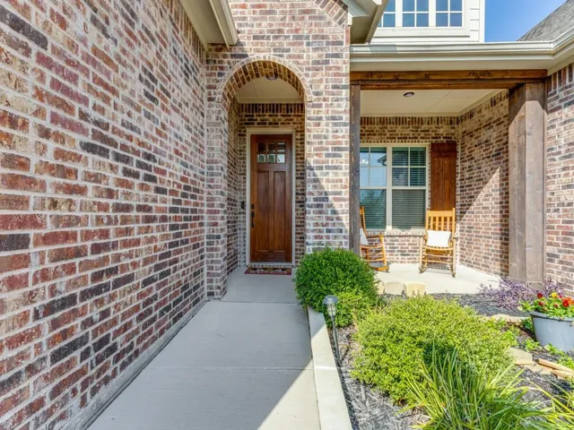 a view of house with outdoor space