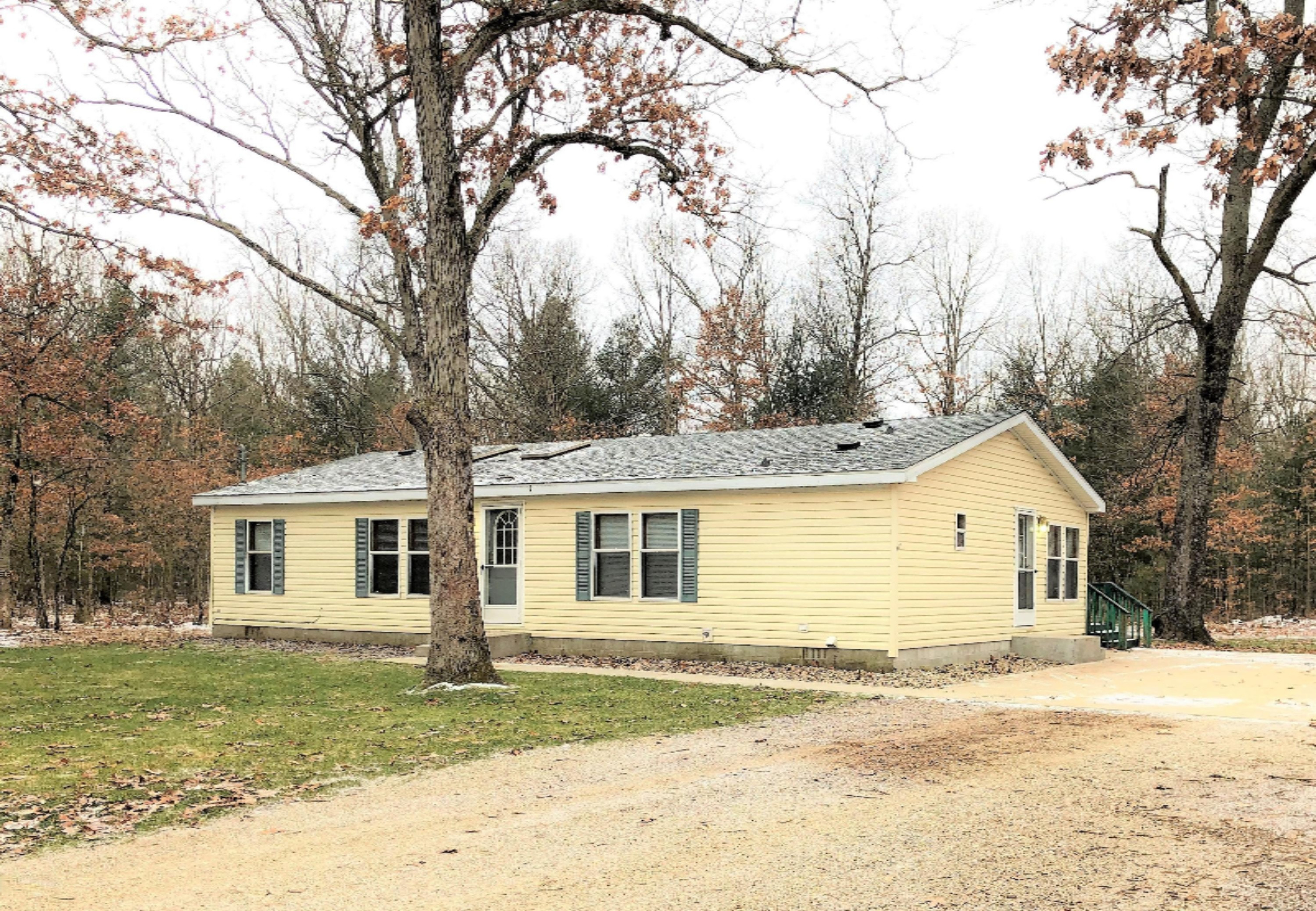 1746 Allen Road Allegan, MI 49010 - Photo 1 of 20 IMG_1914