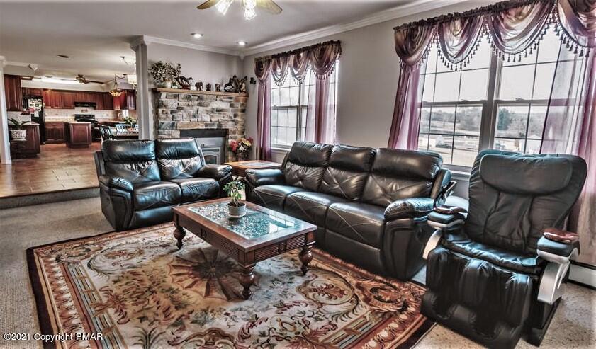 855 Fawn View Road Brodheadsville, PA 18322 - Photo 7 of 34 fawnview... (3)