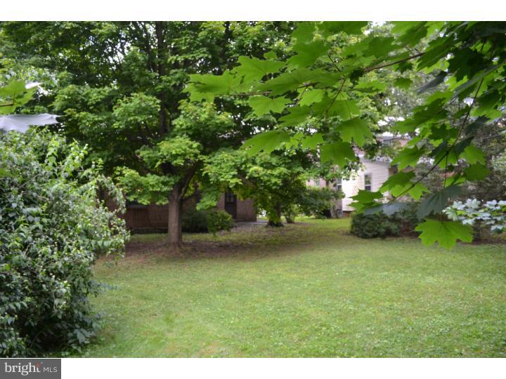 1738 Ridgeway Road Havertown, PA 19083 - Photo 4 of 20 Back Yard