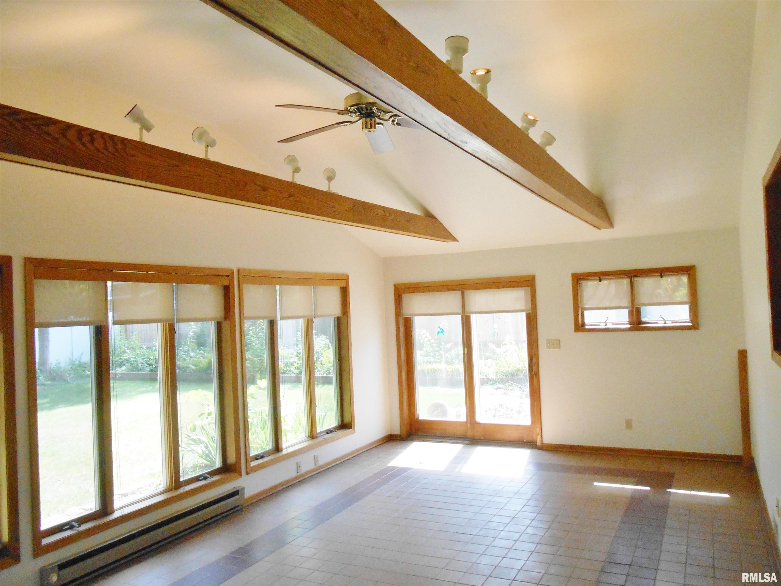 2015 Lincoln Road Bettendorf, IA 52722 - Photo 15 of 26