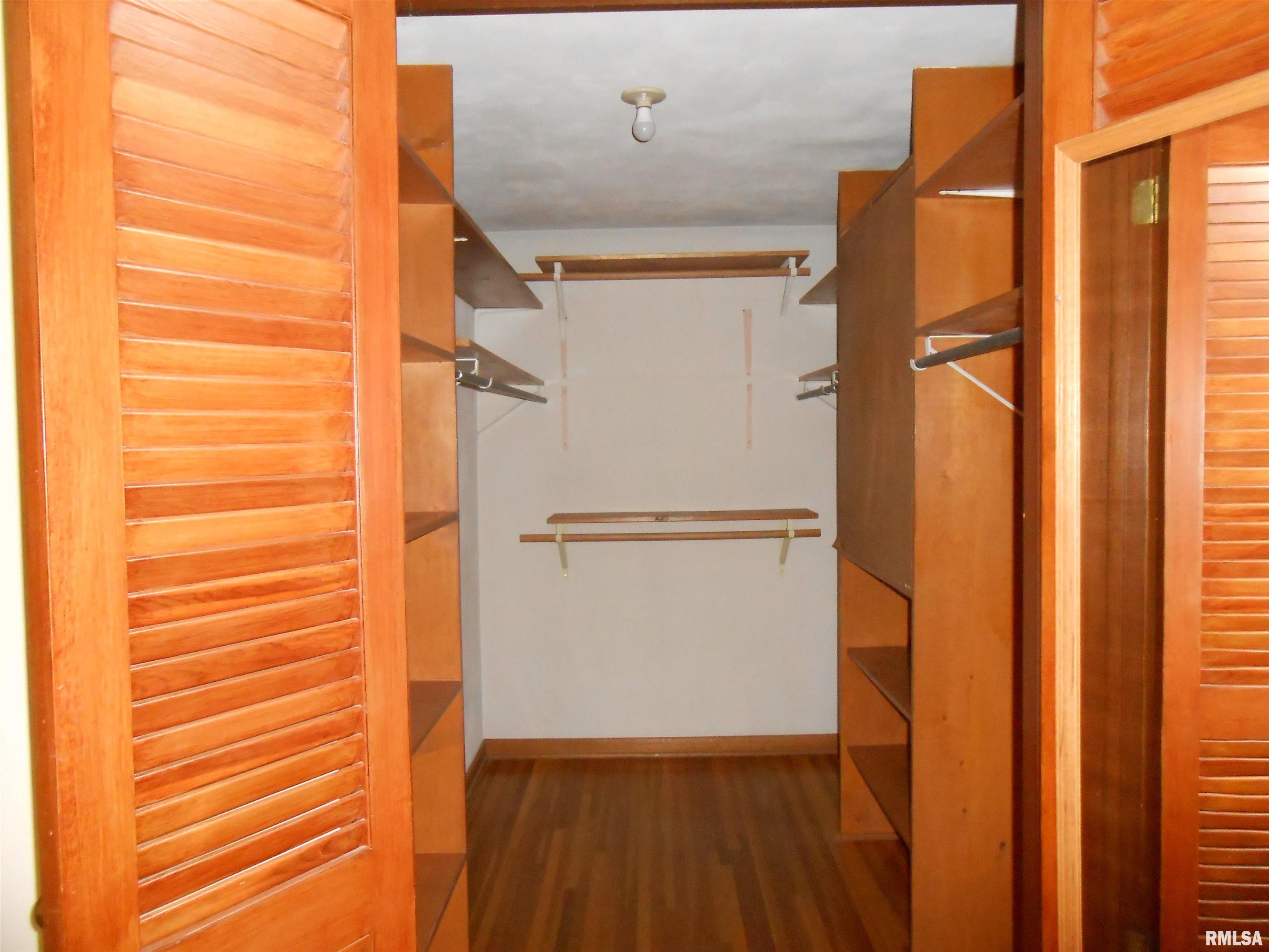 2015 Lincoln Road Bettendorf, IA 52722 - Photo 17 of 26