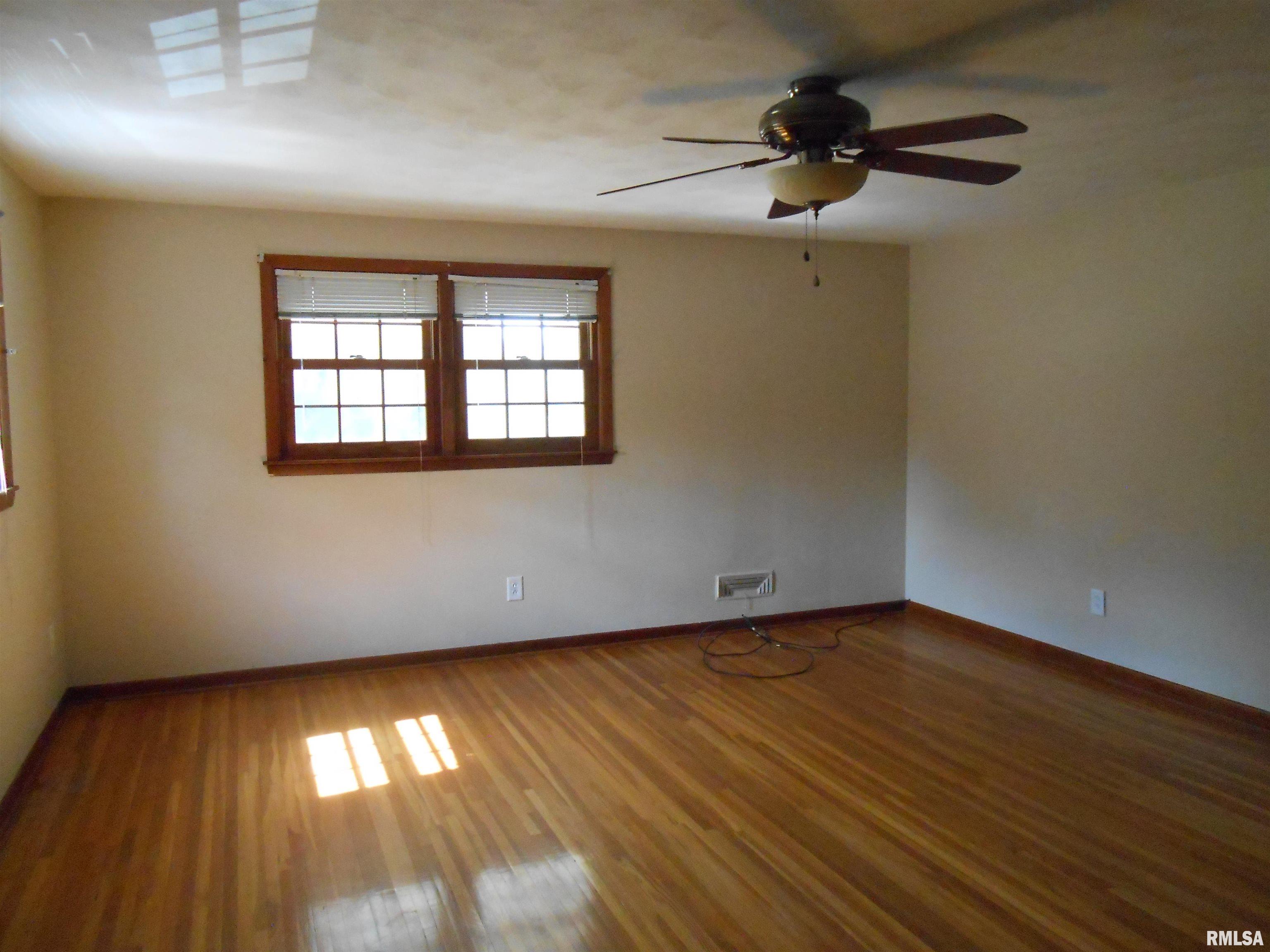 2015 Lincoln Road Bettendorf, IA 52722 - Photo 18 of 26