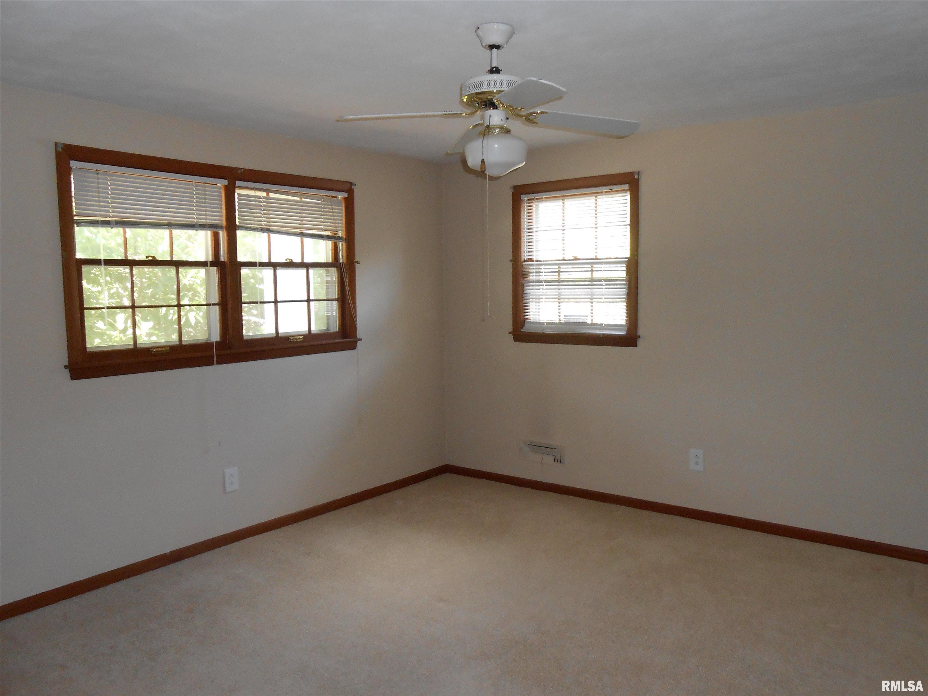 2015 Lincoln Road Bettendorf, IA 52722 - Photo 22 of 26