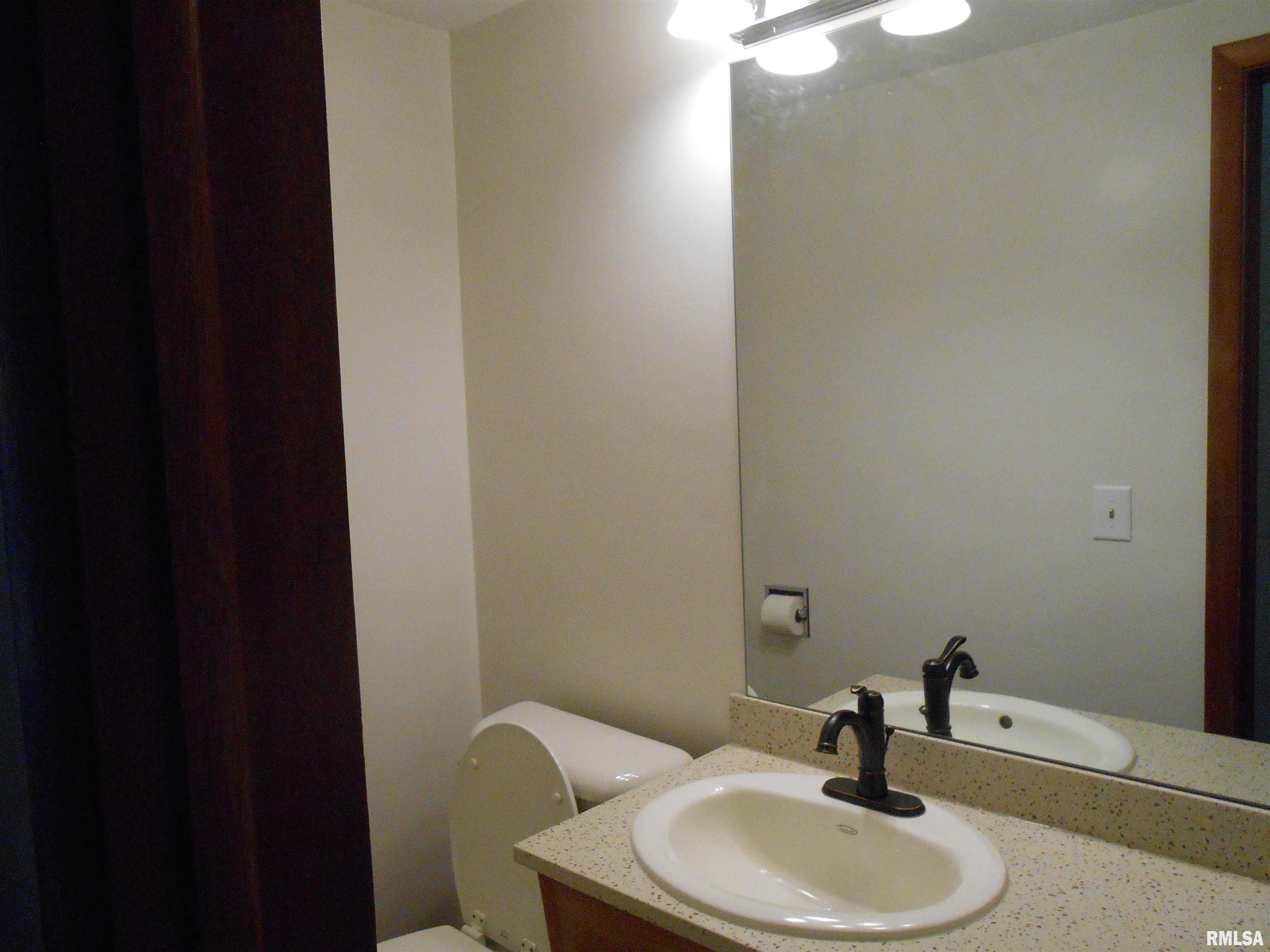 2015 Lincoln Road Bettendorf, IA 52722 - Photo 24 of 26