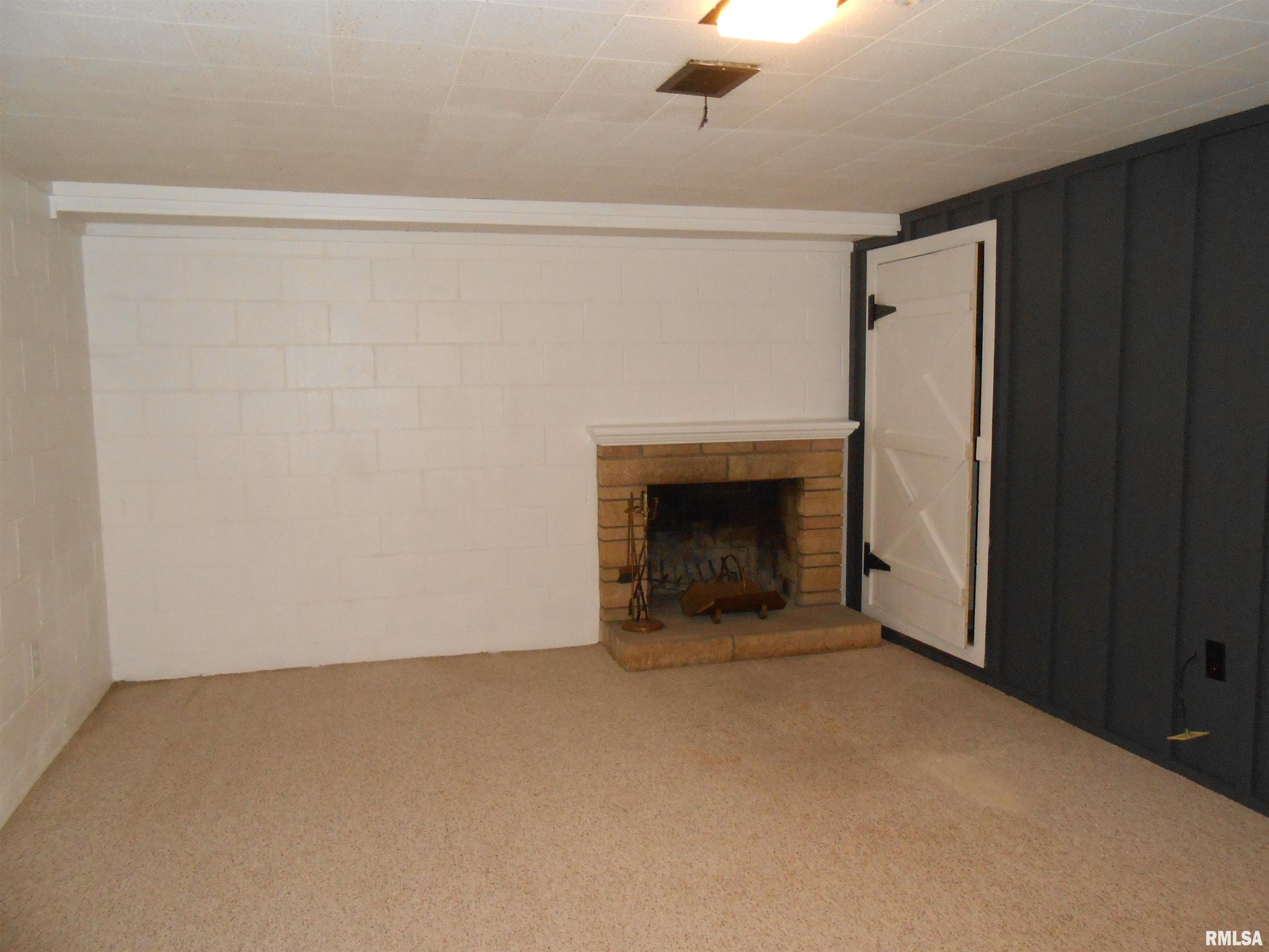 2015 Lincoln Road Bettendorf, IA 52722 - Photo 25 of 26