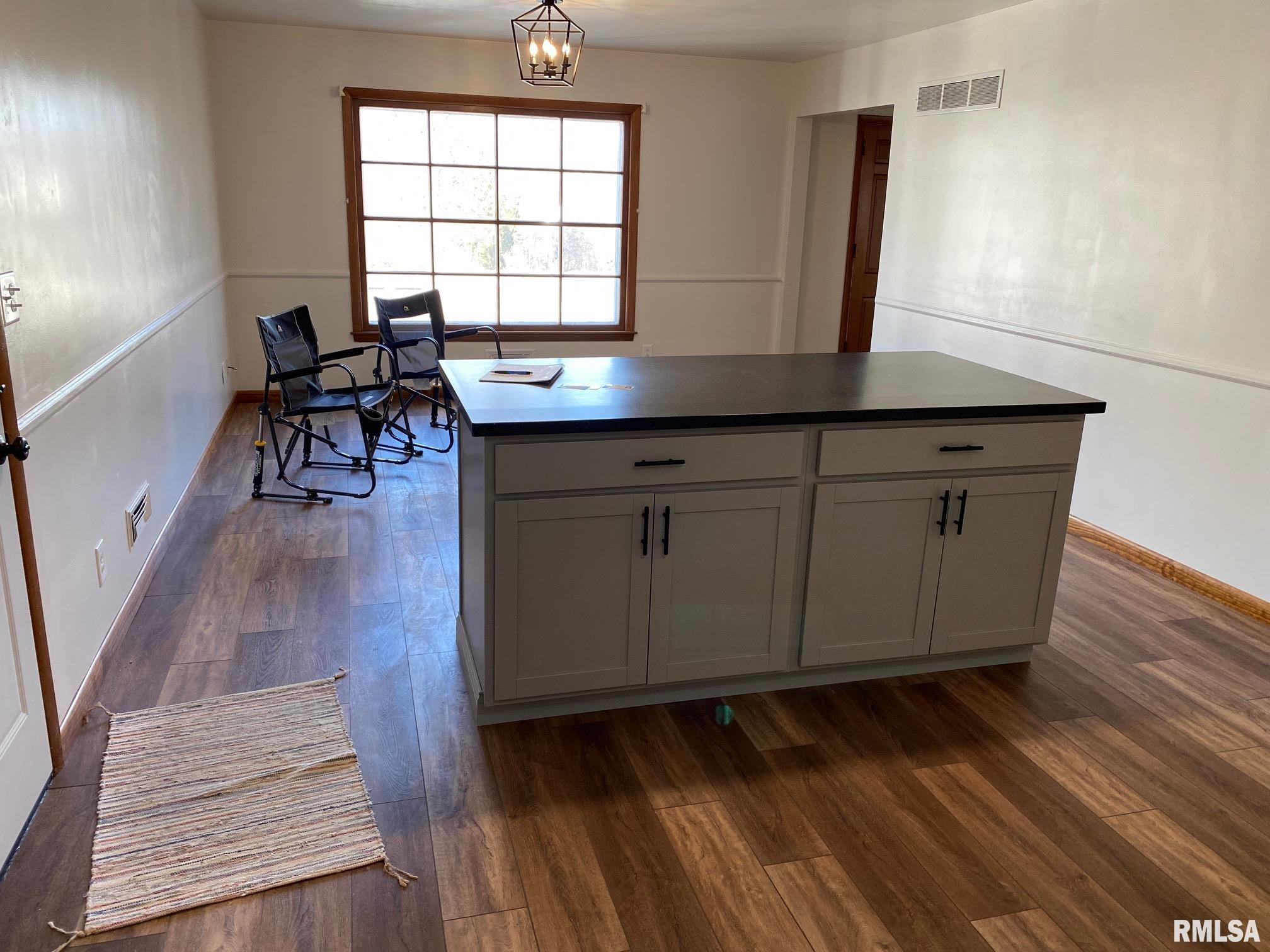 2015 Lincoln Road Bettendorf, IA 52722 - Photo 9 of 26