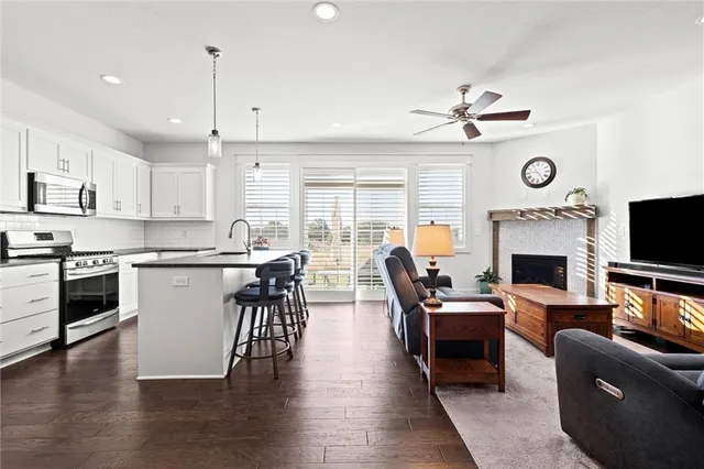 $425,000 | 21373 West 117th Terrace, Unit 22A, Olathe, KS 66061