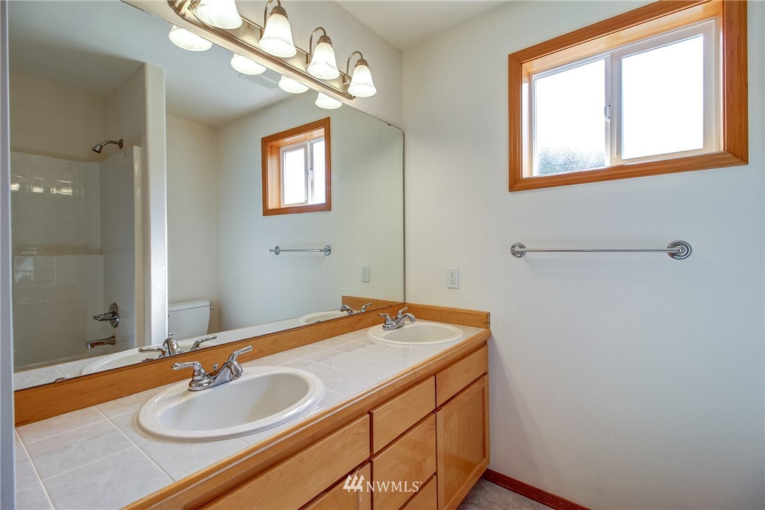 1120 185th Place Southeast Bothell, WA 98012 - Photo 16 of 25