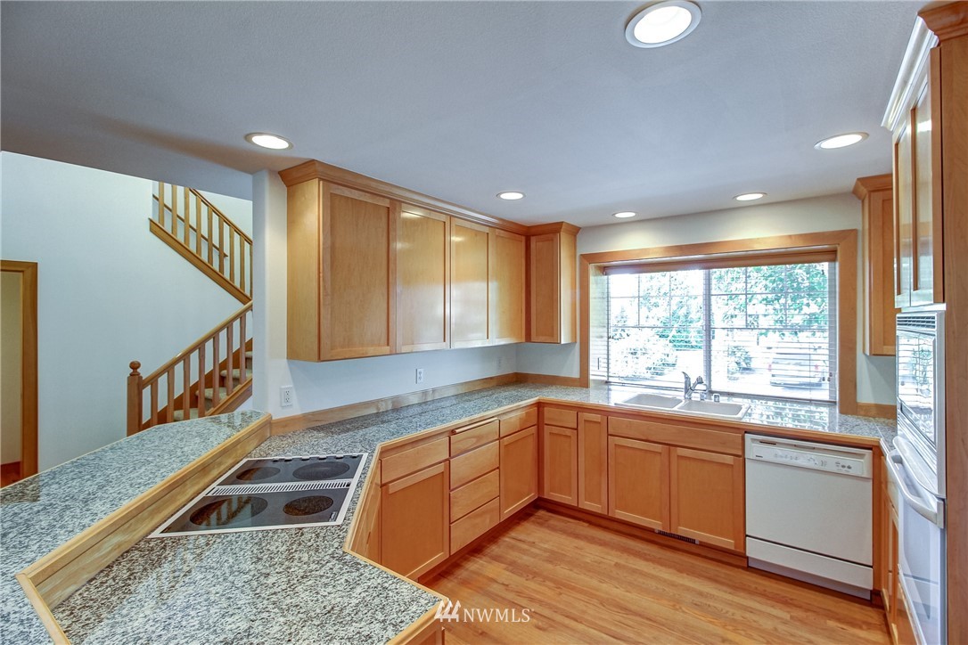 1120 185th Place Southeast Bothell, WA 98012 - Photo 10 of 25